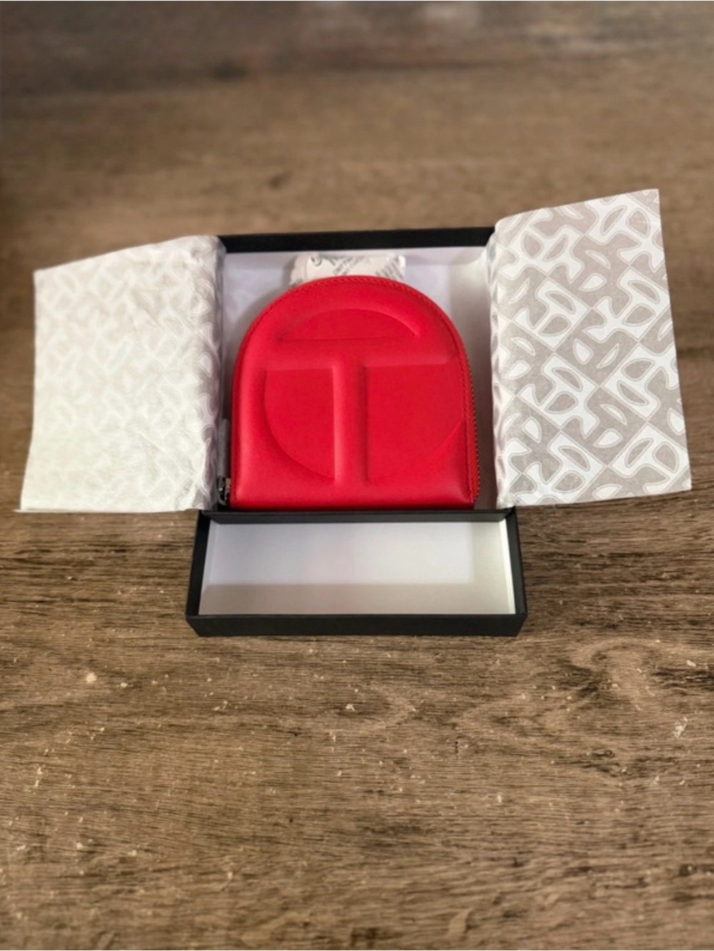 Telfar Wallet - Picture 5 of 13